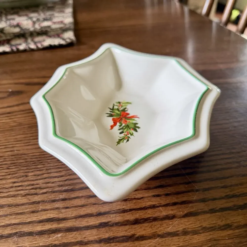 Vintage Pfaltzgraff Christmas Heritage 10.50